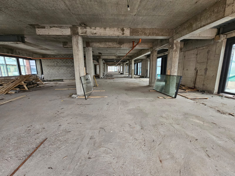 Современный строящийся бизнес центр на первой линии Проспекта Мира