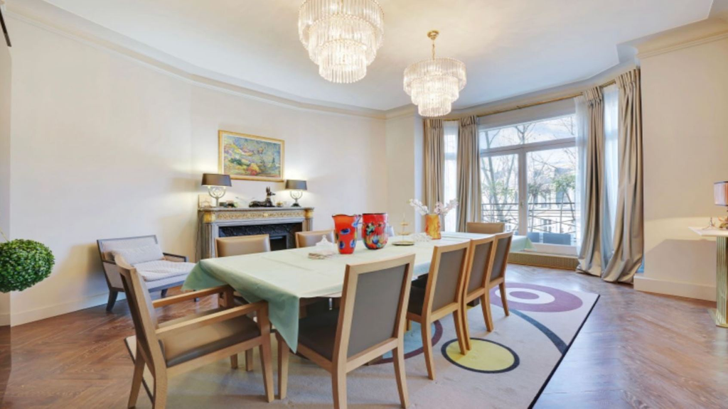 Дизайнерские апартаменты с видом на Эйфелеву башню