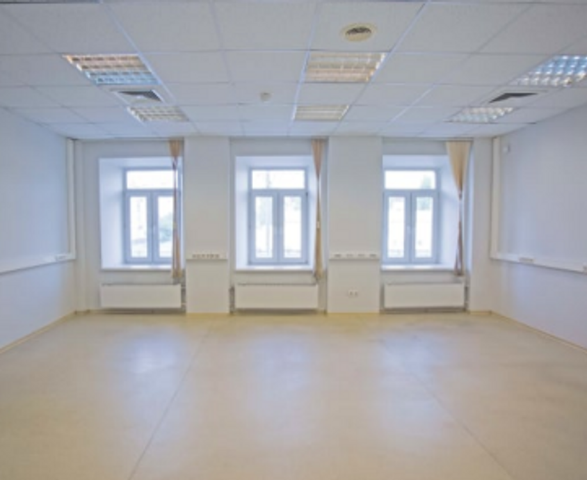 Особняк у набережной в центре Москвы