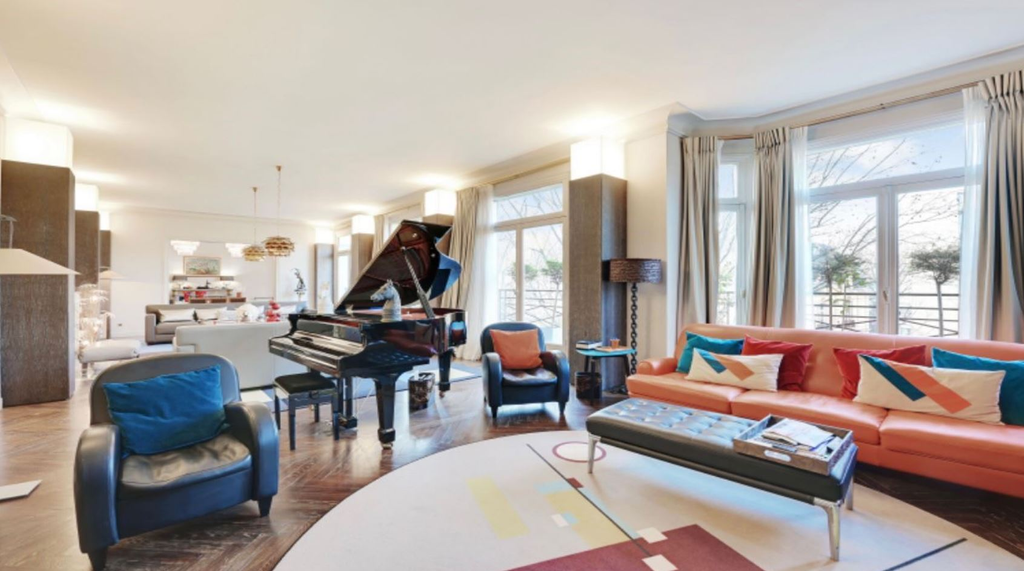 Дизайнерские апартаменты с видом на Эйфелеву башню