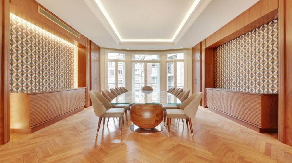 Дизайнерские апартаменты с видом на Эйфелеву башню