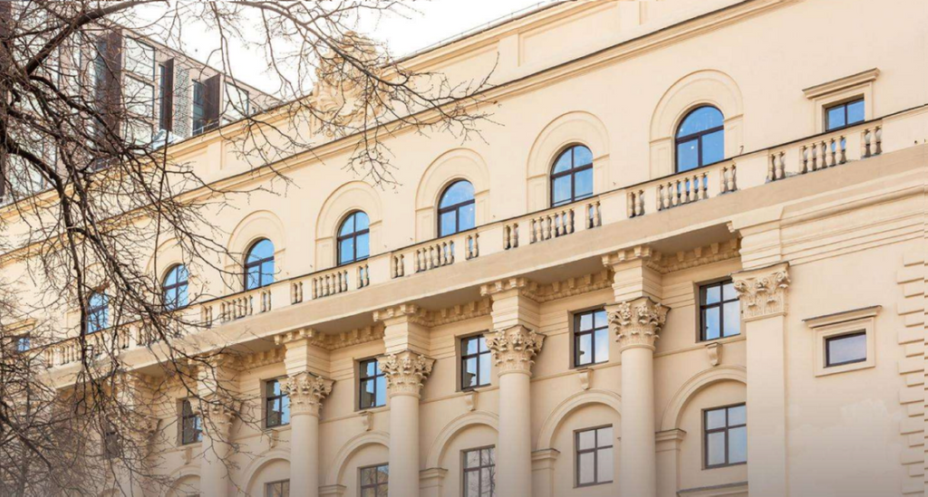 Историческое здание на Новорязанской